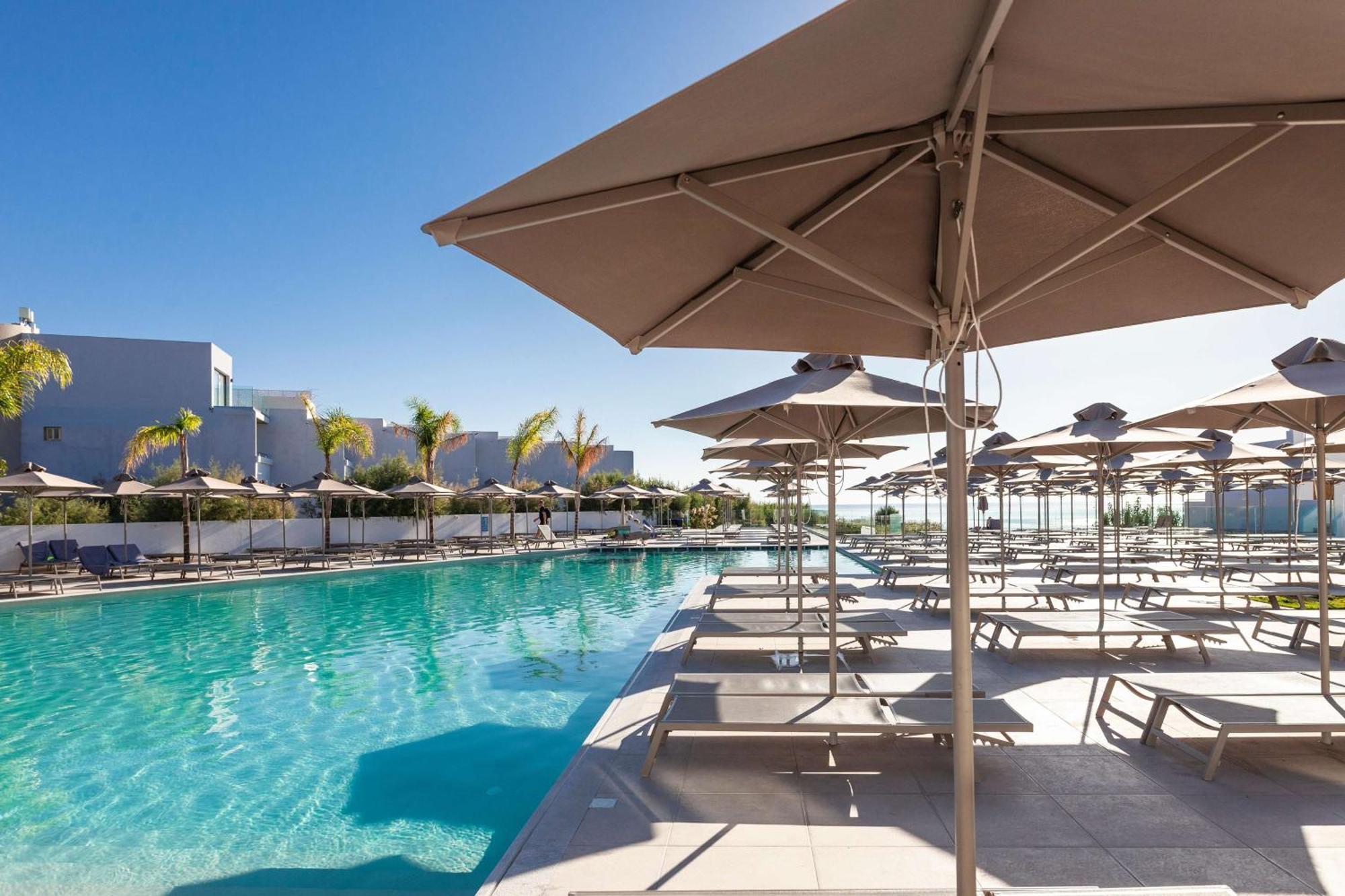 Blue Sea Island 4*
